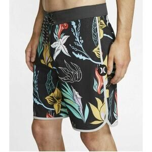 Hurley Phantom Domino Boardshorts 18" Size 40 Hawaiian Floral Black EUC